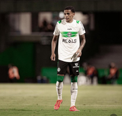 Coritiba se pronuncia sobre Caio Matheus e promete medidas após recuperação do atleta