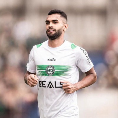 Coritiba amplia vínculo de Vini Paulista
