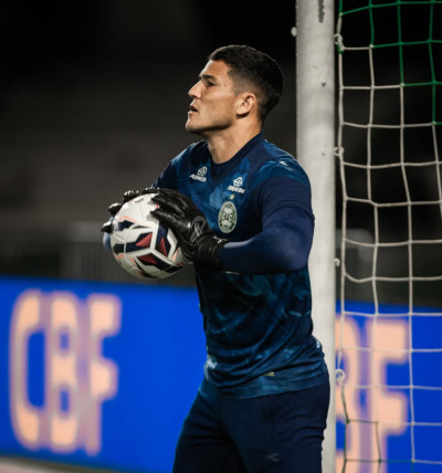 Pedro Rangel assina em definitivo com o Coritiba 