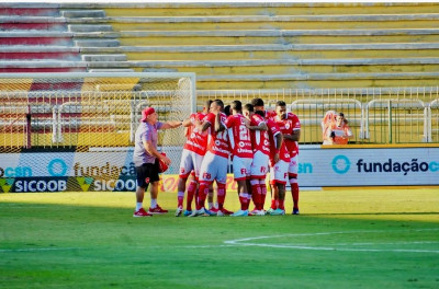 Entre altos e baixos, Vila busca retomada no returno para seguir sonhando com o acesso!