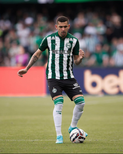 Bruno Melo retorna contra a Chapecoense