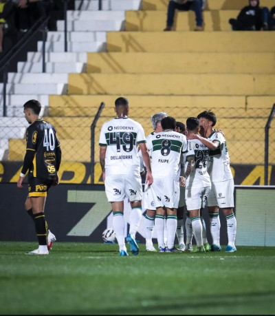 Coritiba dispara nas projeções de acesso e tem 87% de chances de voltar à Série A