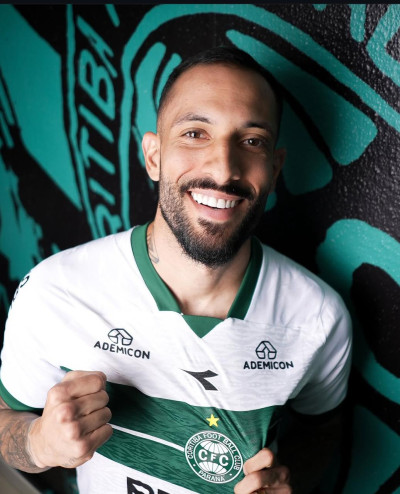 Rodrigo Rodrigues é regularizado e pode estrear contra o Remo