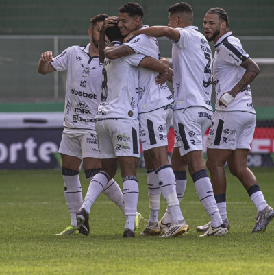 Remo encara pedreira contra o líder em Curitiba!