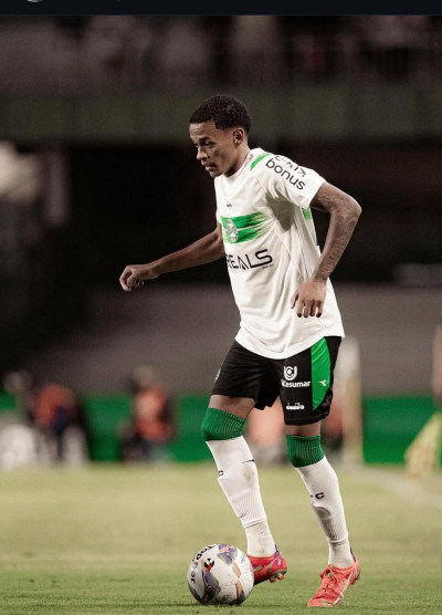 Coritiba rescinde contrato com atacante Caio Matheus