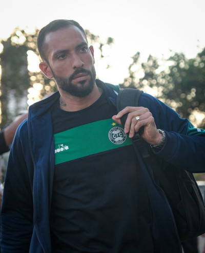 Coritiba encerra a segunda janela de contratações com apenas um reforço