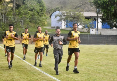 Forte em casa, mas frágil fora: Volta Redonda luta contra o rebaixamento na Série B!