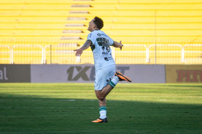 Coritiba vence o Volta Redonda e fica cada vez mais perto do acesso