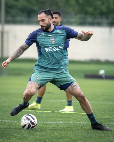Rodrigo Rodrigues sofre lesão no ligamento cruzado e está fora da temporada