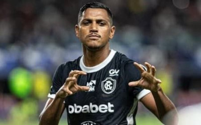 Coritiba negocia a contratação de artilheiro da Série B