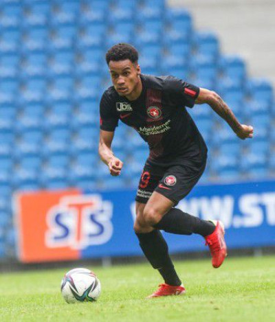 Coritiba tem interesse em lateral que joga no futebol dinamarquês