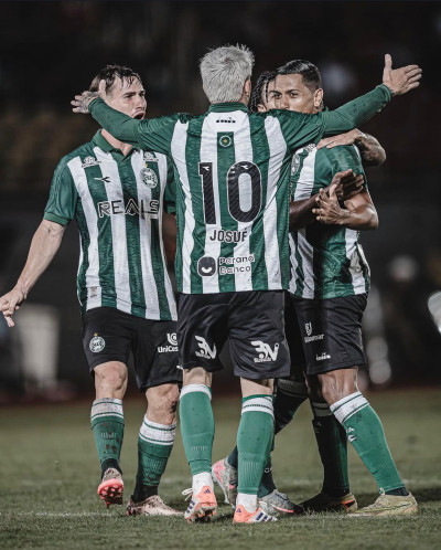 Seabra e seis reforços estreiam na vitória do Coritiba sobre o Maringá