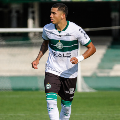 Coritiba anuncia venda de Ruan Assis