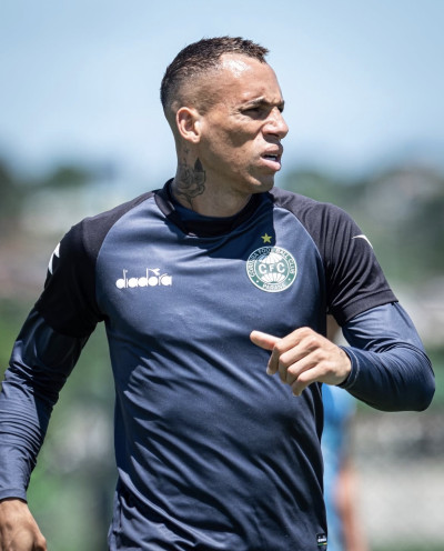 Breno Lopes é relacionado para jogo contra o FC Cascavel 