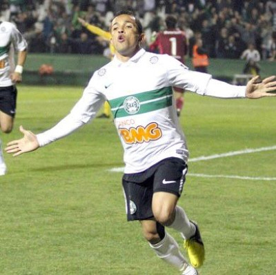 Coritiba tem longo jejum contra o Internacional no Couto