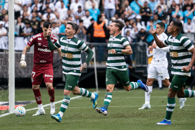 Coritiba atropela o Santos de Neymar na Neo Química Arena e volta a vencer no Brasileirão