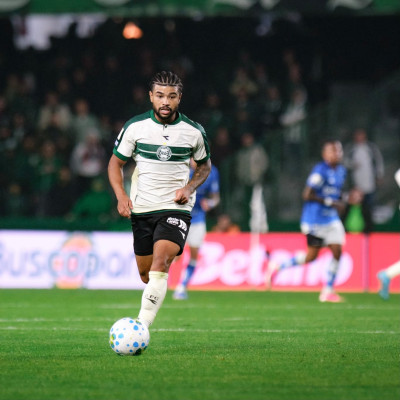 Coritiba volta a fracassar no Couto e perde para o Cruzeiro