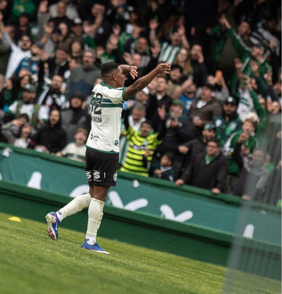 Derrota não muda cenário: Coritiba segue firme na briga por vaga internacional